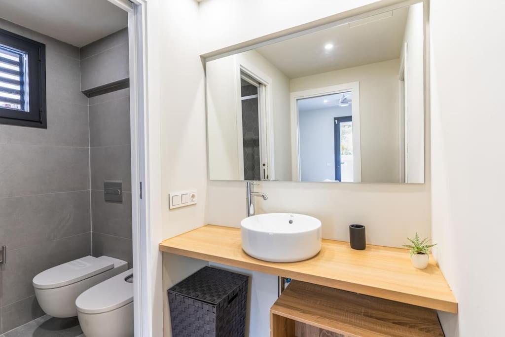 Genoveses Suites, 3 Hab, Garaje, Piscina, Solarium Y Wifi San Jose  Exterior photo